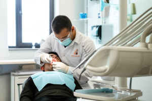 KLINIK PERGIGIAN U.n.i dental BBST, Sepang