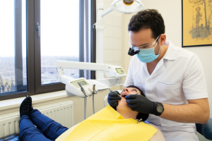 Klinik Pergigian DentaCare